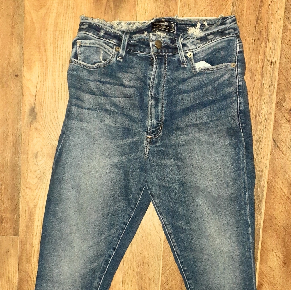 Abercrombie & Fitch Simone High Rise Ankle Jean's Size 26